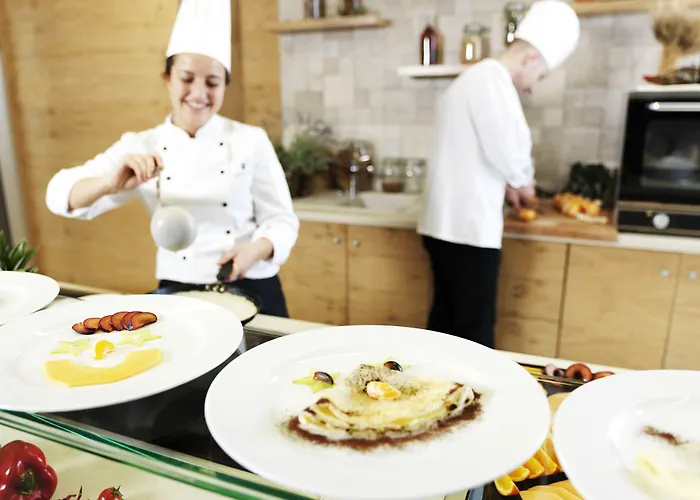 מלון Wellness Apollo - Terme & Wellness Lifeclass בפורטורוז